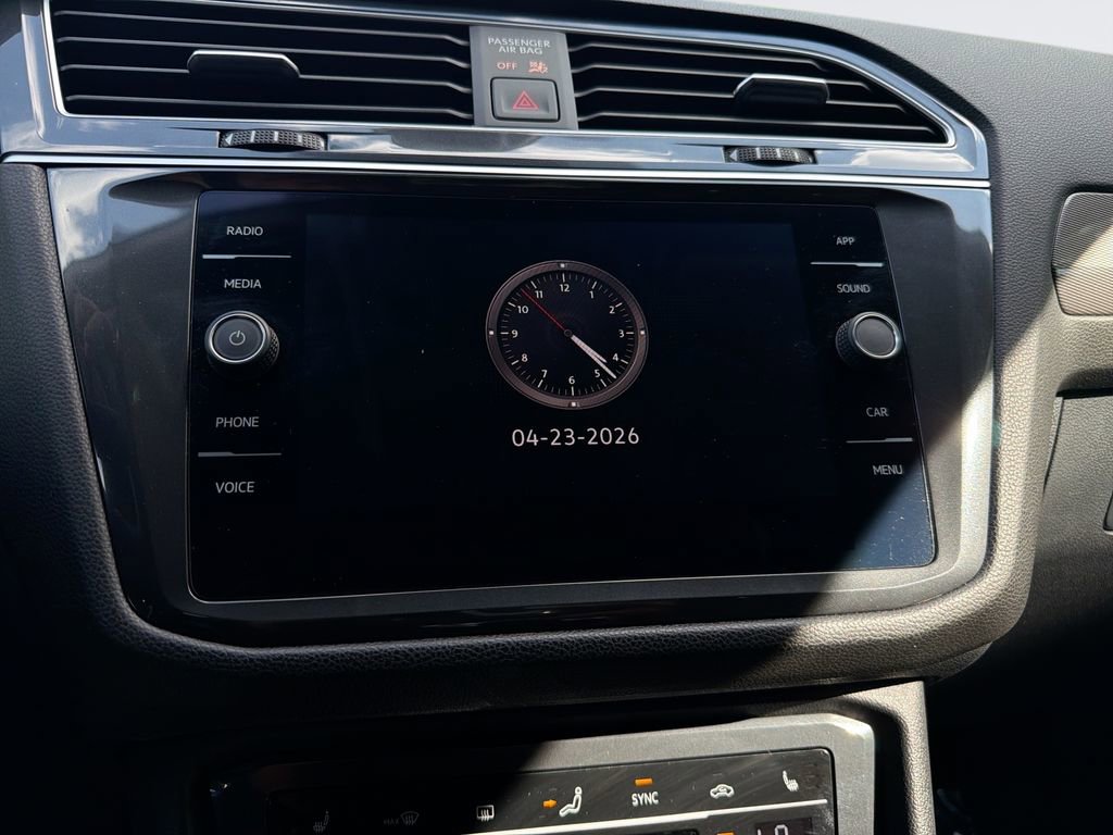 Used 2024 Volkswagen Tiguan SE AWD/4WD image 12