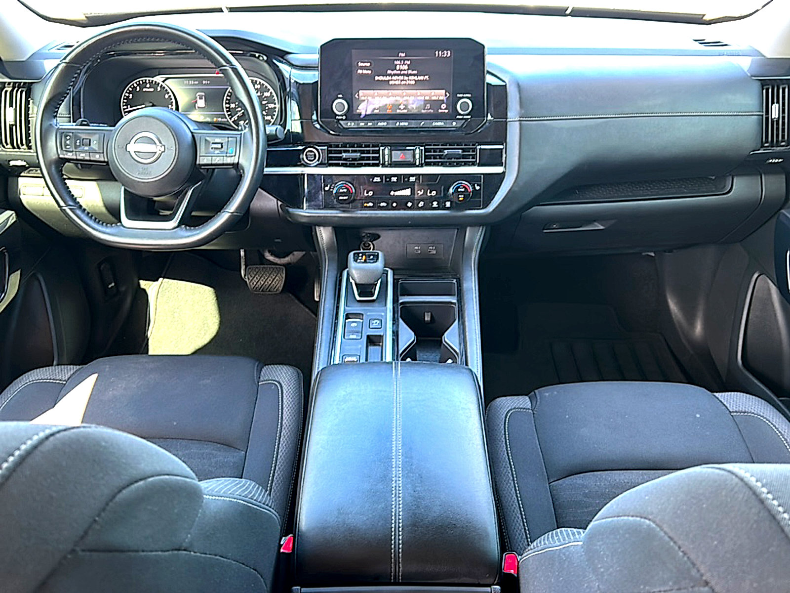 Used 2024 Nissan Pathfinder SV FWD image 22