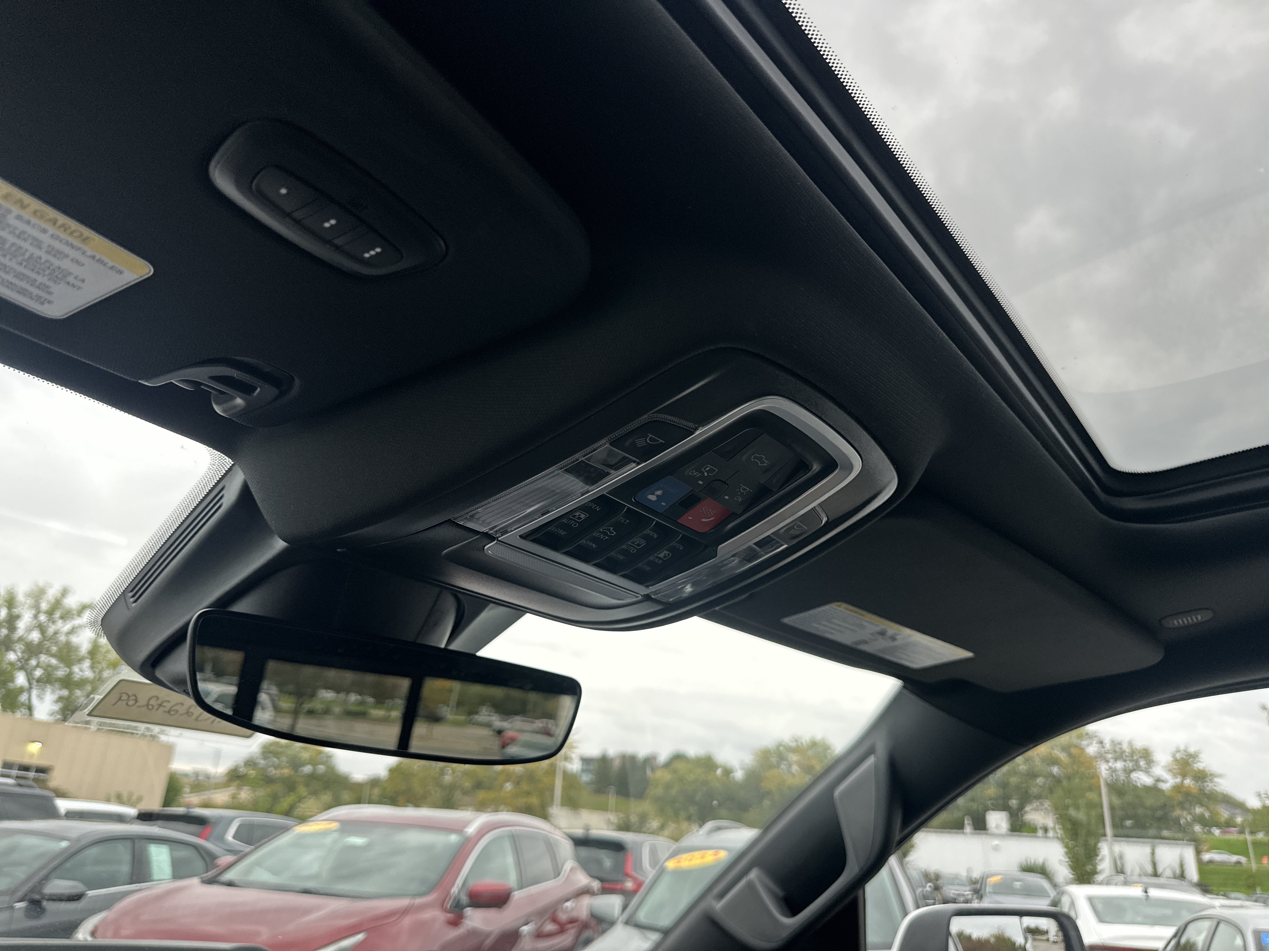 Used 2024 RAM 1500 Laramie AWD/4WD image 29