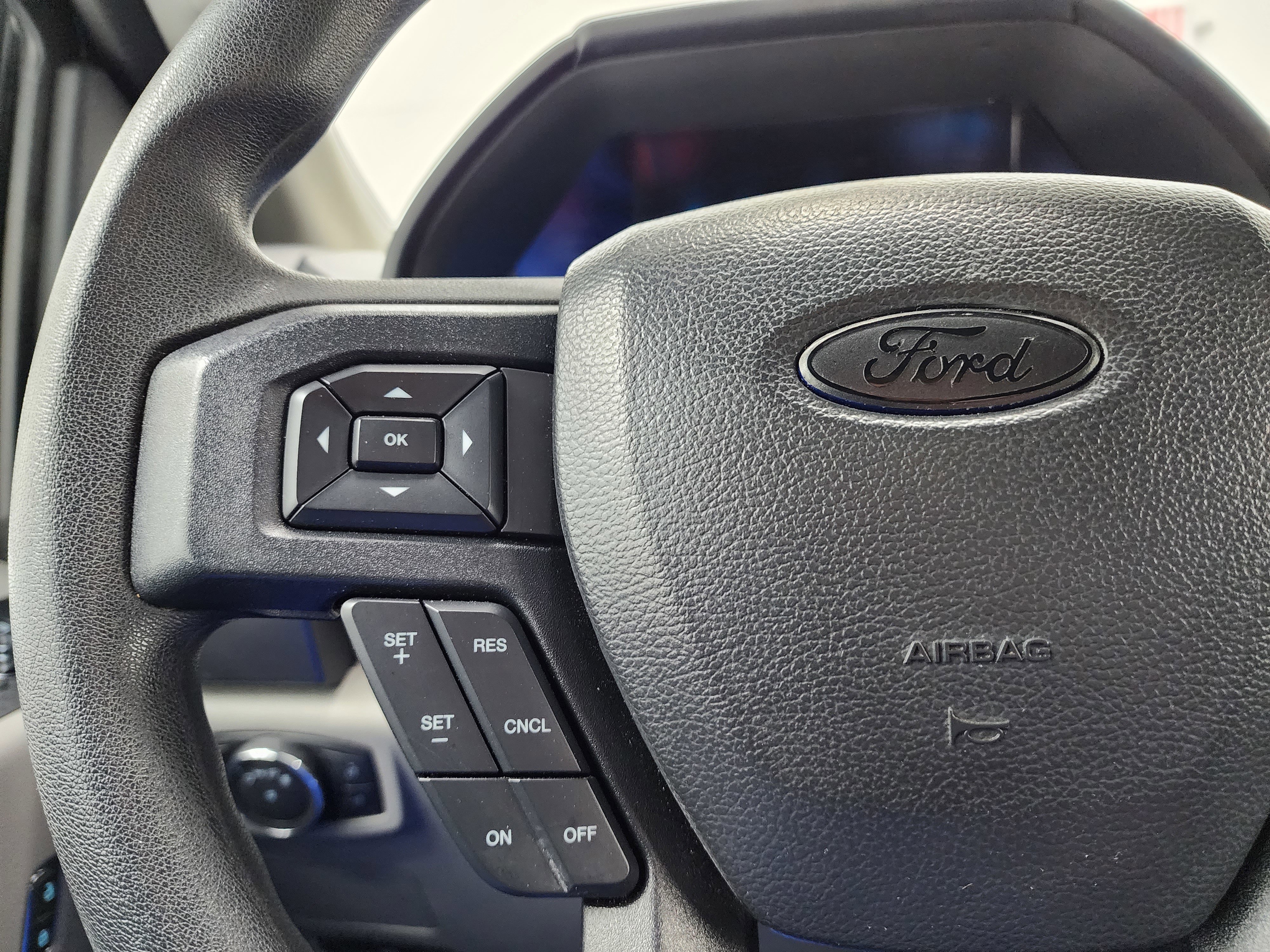 Used 2022 Ford F250 XLT w/ Black Appearance Package AWD/4WD image 15