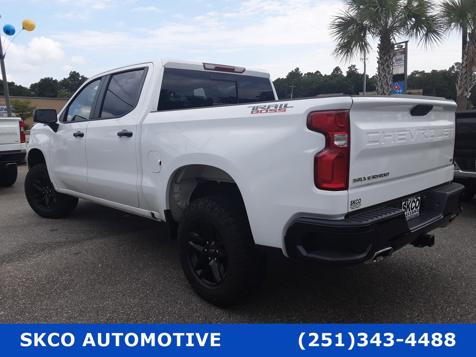 Used 2021 Chevrolet Silverado 1500 LT Trail Boss w/ Convenience Package II image 3