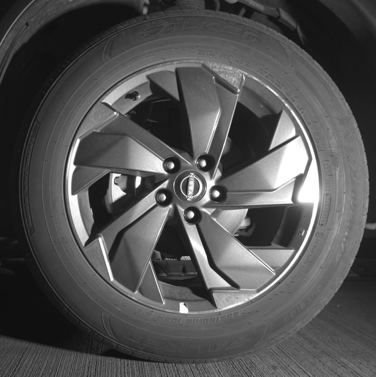 Used 2025 Nissan Rogue SV image 12