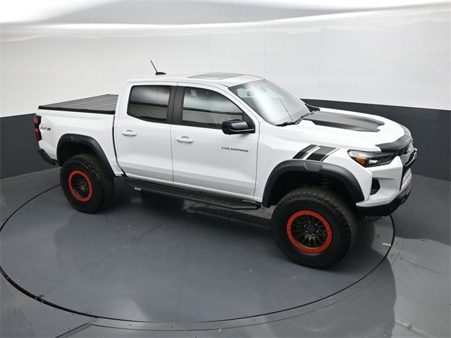 Used 2024 Chevrolet Colorado ZR2 w/ ZR2 Convenience Package III image 24
