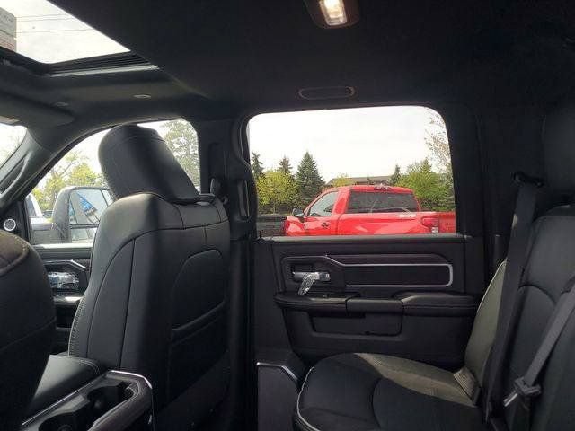 New 2026 RAM 2500 Laramie AWD/4WD image 9
