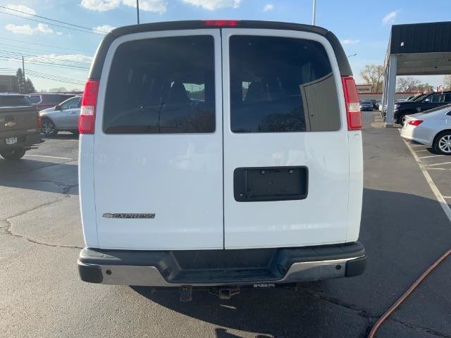Used 2018 Chevrolet Express 3500 LT w/ LT Preferred Equipment Group RWD image 5