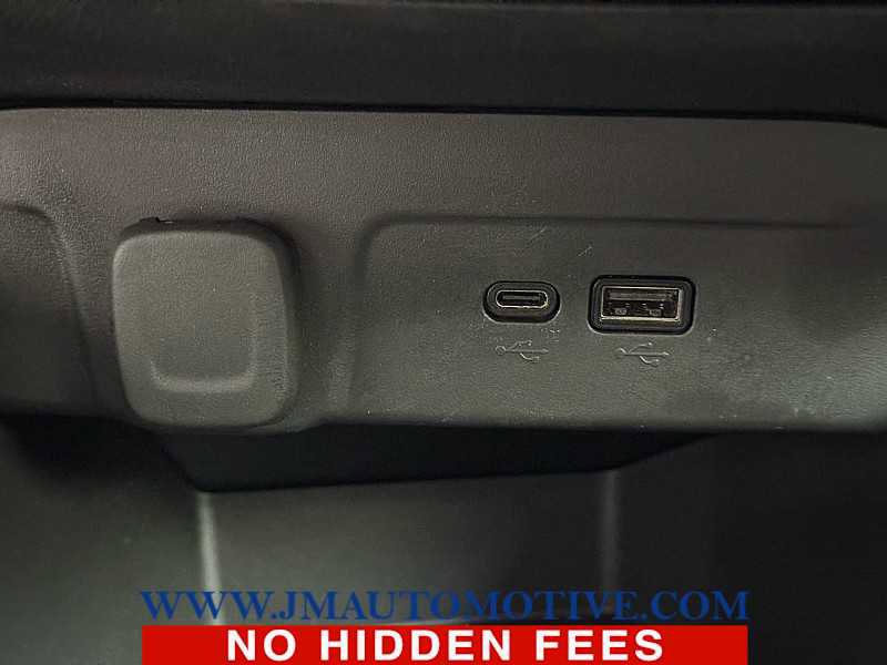 Used 2024 Chevrolet Trax LT w/ Driver Confidence Package image 34