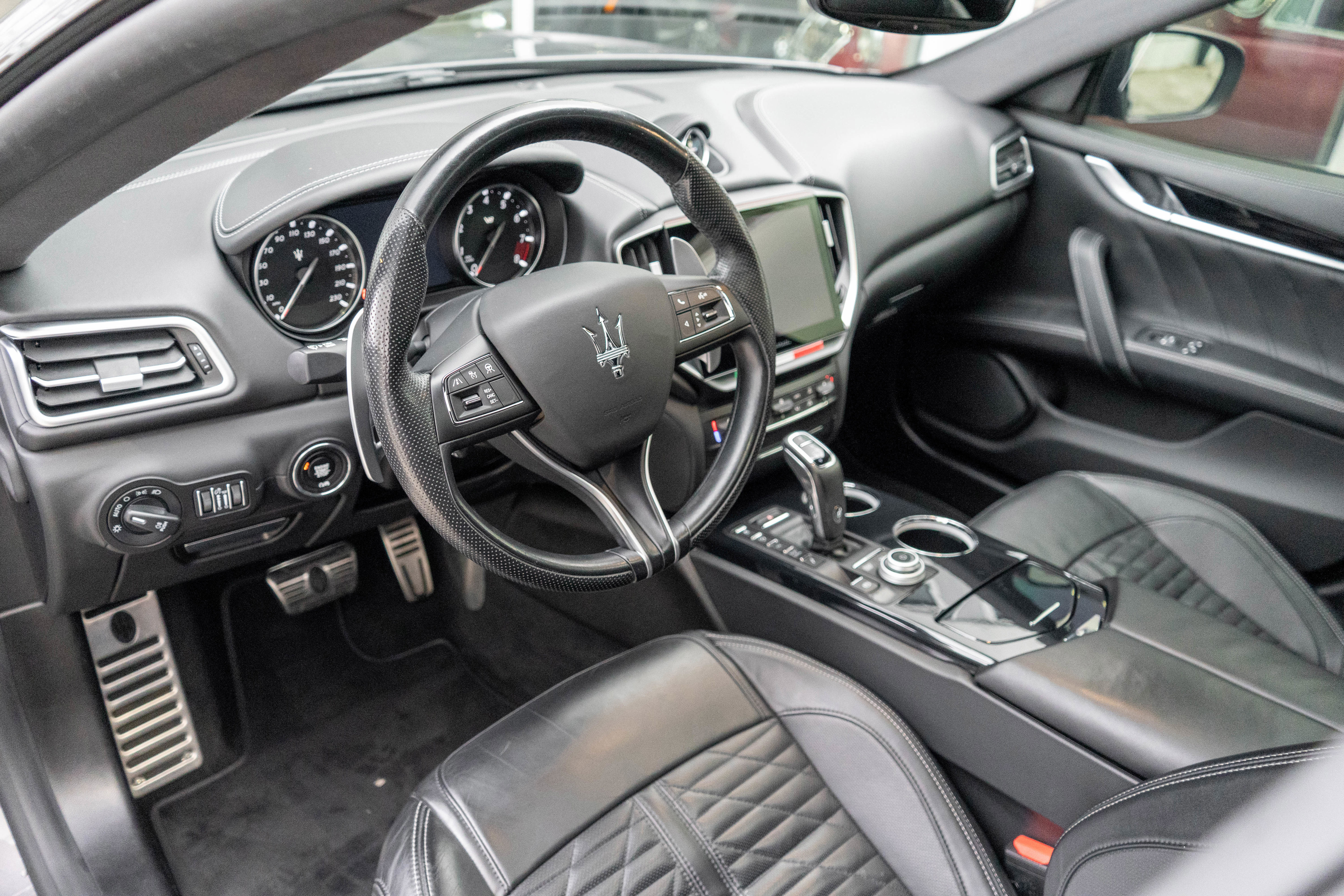 Used 2022 Maserati Ghibli Trofeo image 8