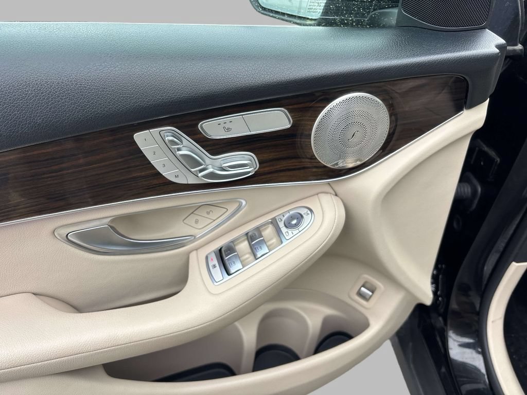 Used 2021 Mercedes-Benz GLC 300 4MATIC image 19