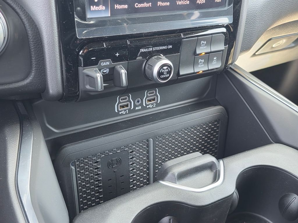 New 2026 RAM 1500 Laramie w/ Night Edition AWD/4WD image 17