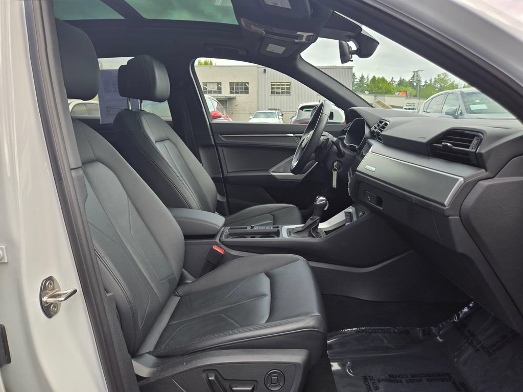 Used 2025 Audi Q3 2.0T Premium AWD/4WD image 11