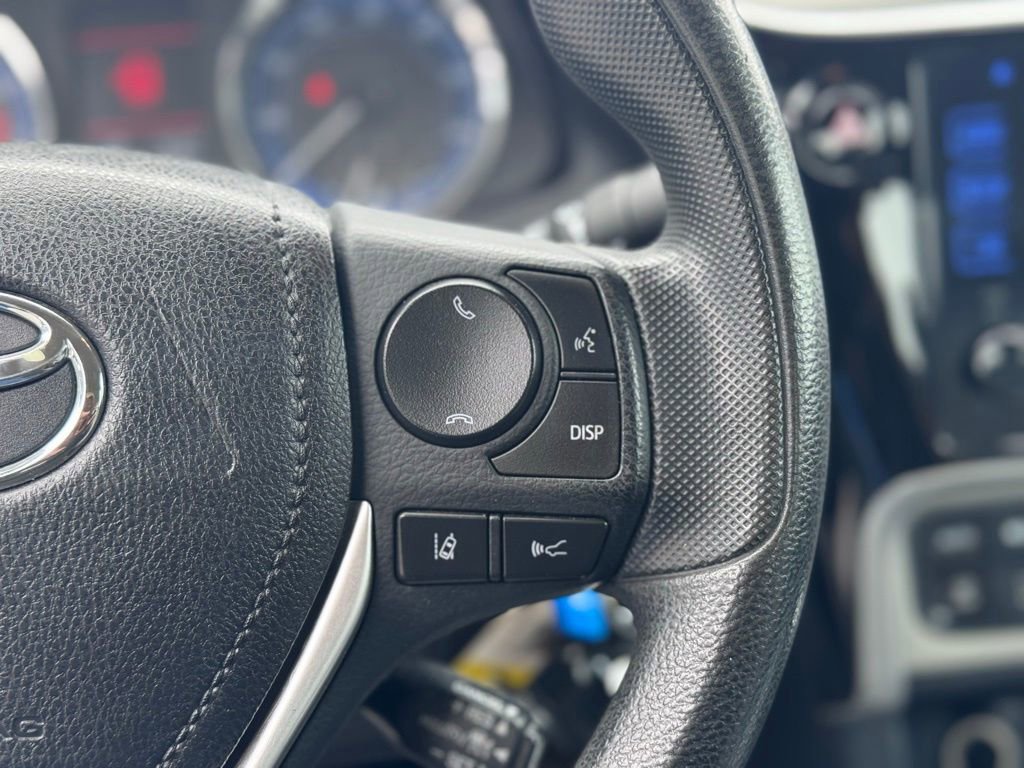 Used 2017 Toyota Corolla LE FWD image 15