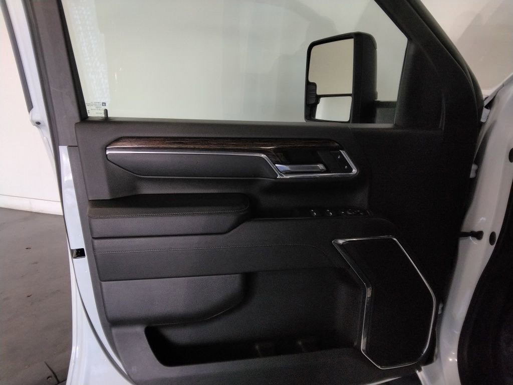 Used 2024 GMC Sierra 2500 SLE image 25