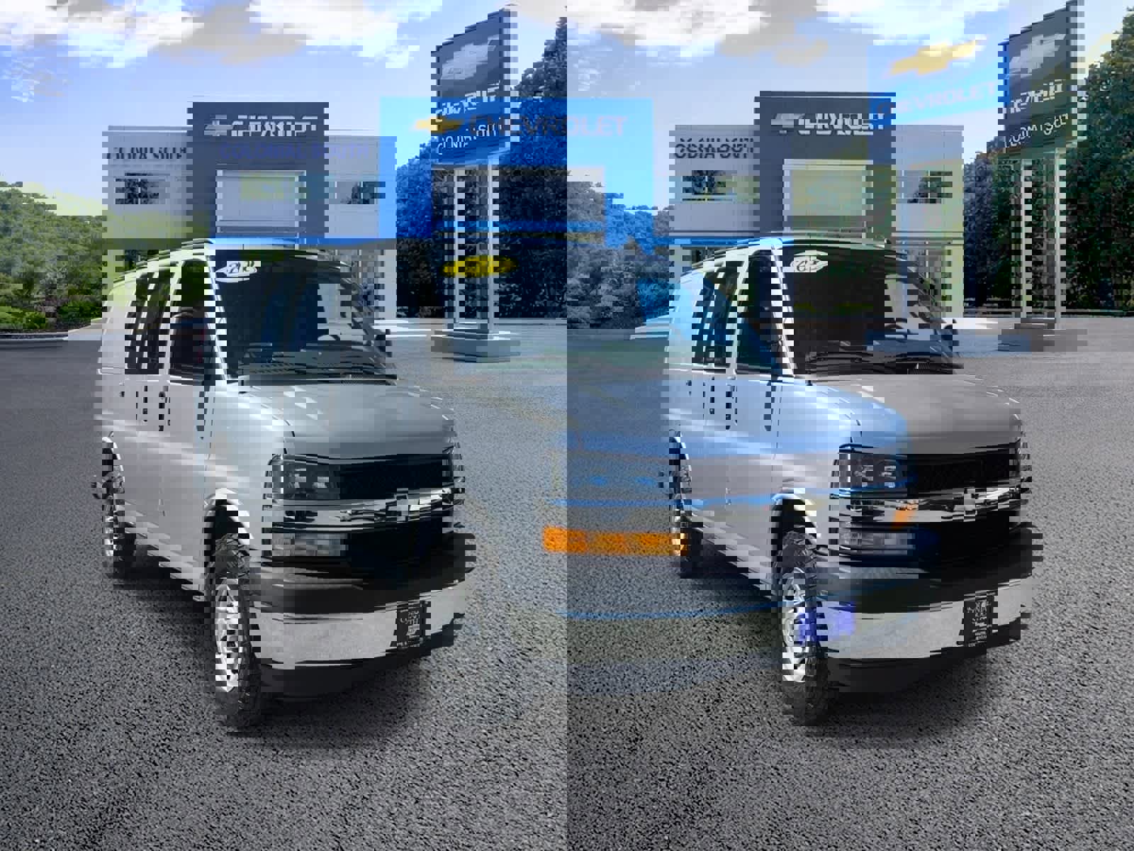 Certified 2019 Chevrolet Express 2500 w/ Chrome Appearance Package image 8