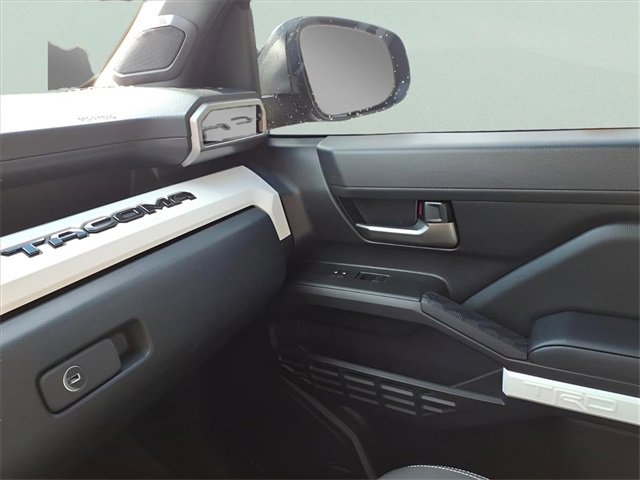 Used 2024 Toyota Tacoma TRD Off-Road image 18