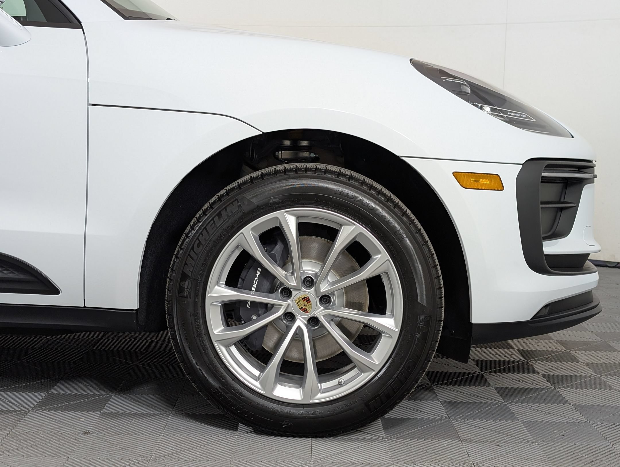 Certified 2026 Porsche Macan AWD/4WD image 14