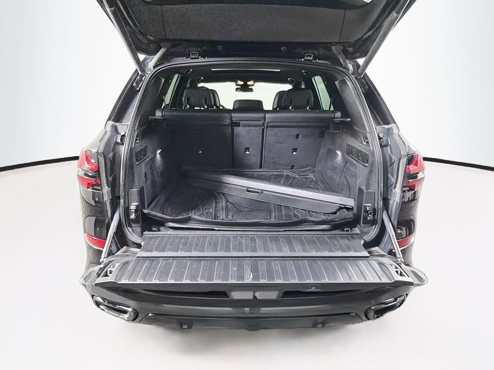 Used 2024 BMW X5 xDrive40i w/ M Sport Package AWD/4WD image 29