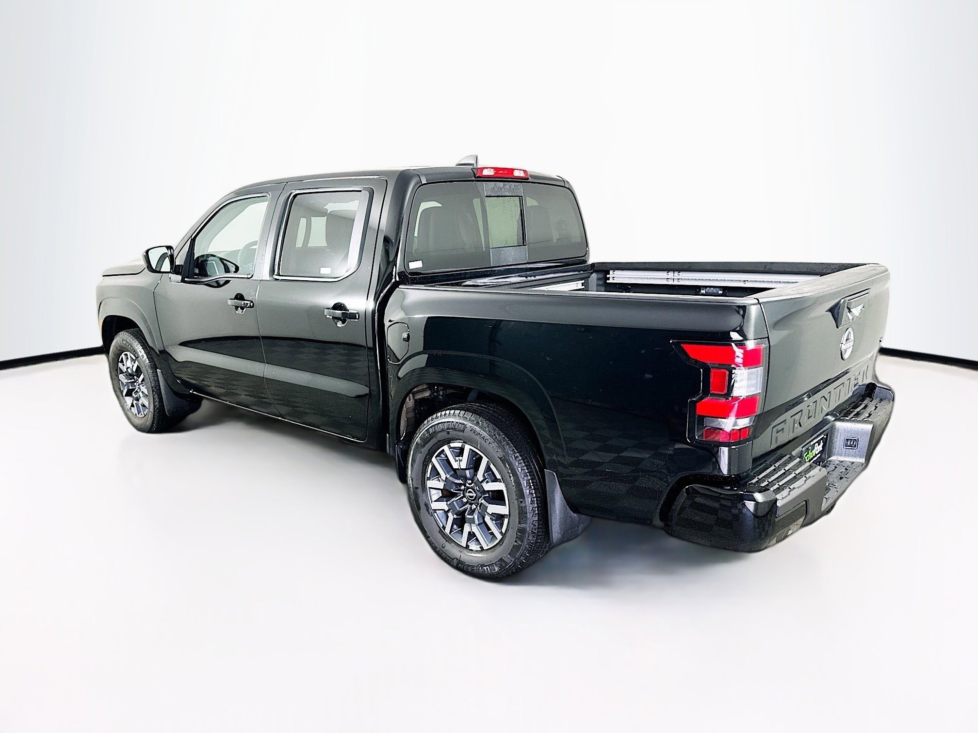 Used 2024 Nissan Frontier SL image 5