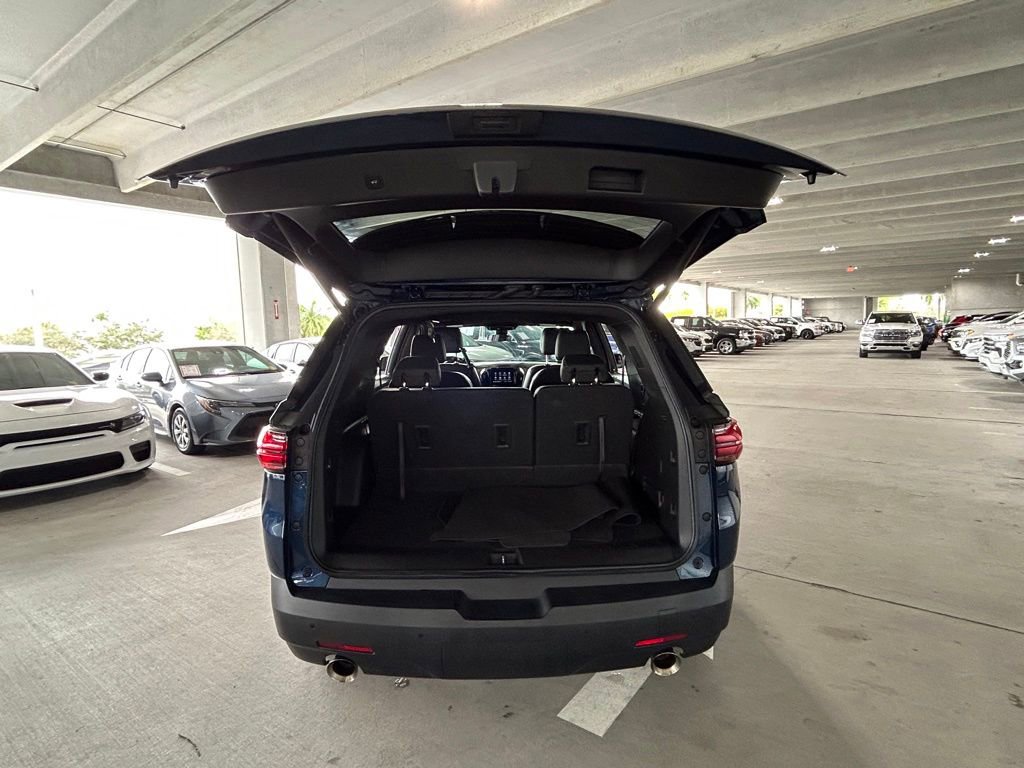 Used 2023 Chevrolet Traverse LT image 34