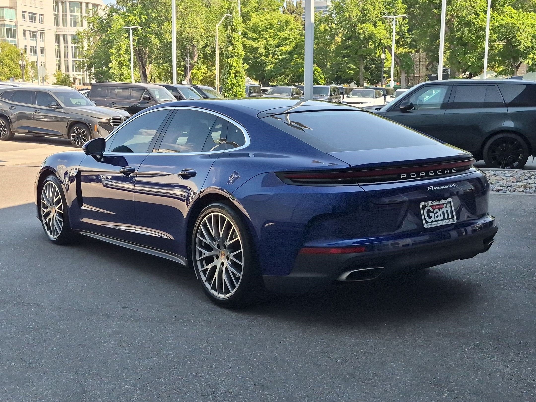 Used 2024 Porsche Panamera image 5