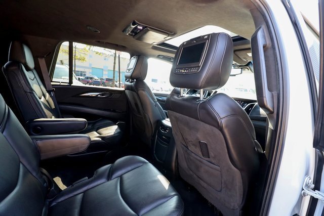 Used 2016 Cadillac Escalade Platinum image 47