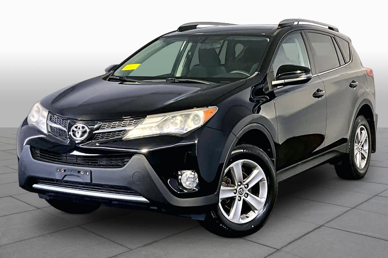 Used 2015 Toyota RAV4 XLE AWD/4WD image 1