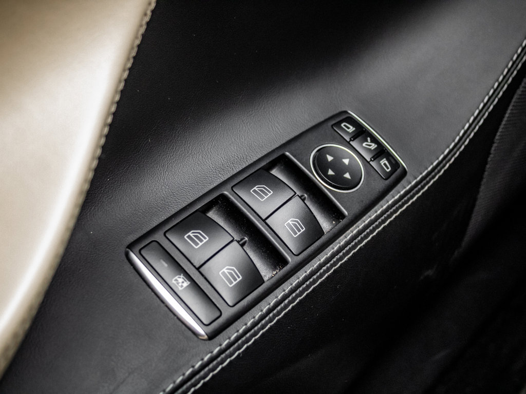 Used 2020 Tesla Model S Long Range Plus image 35