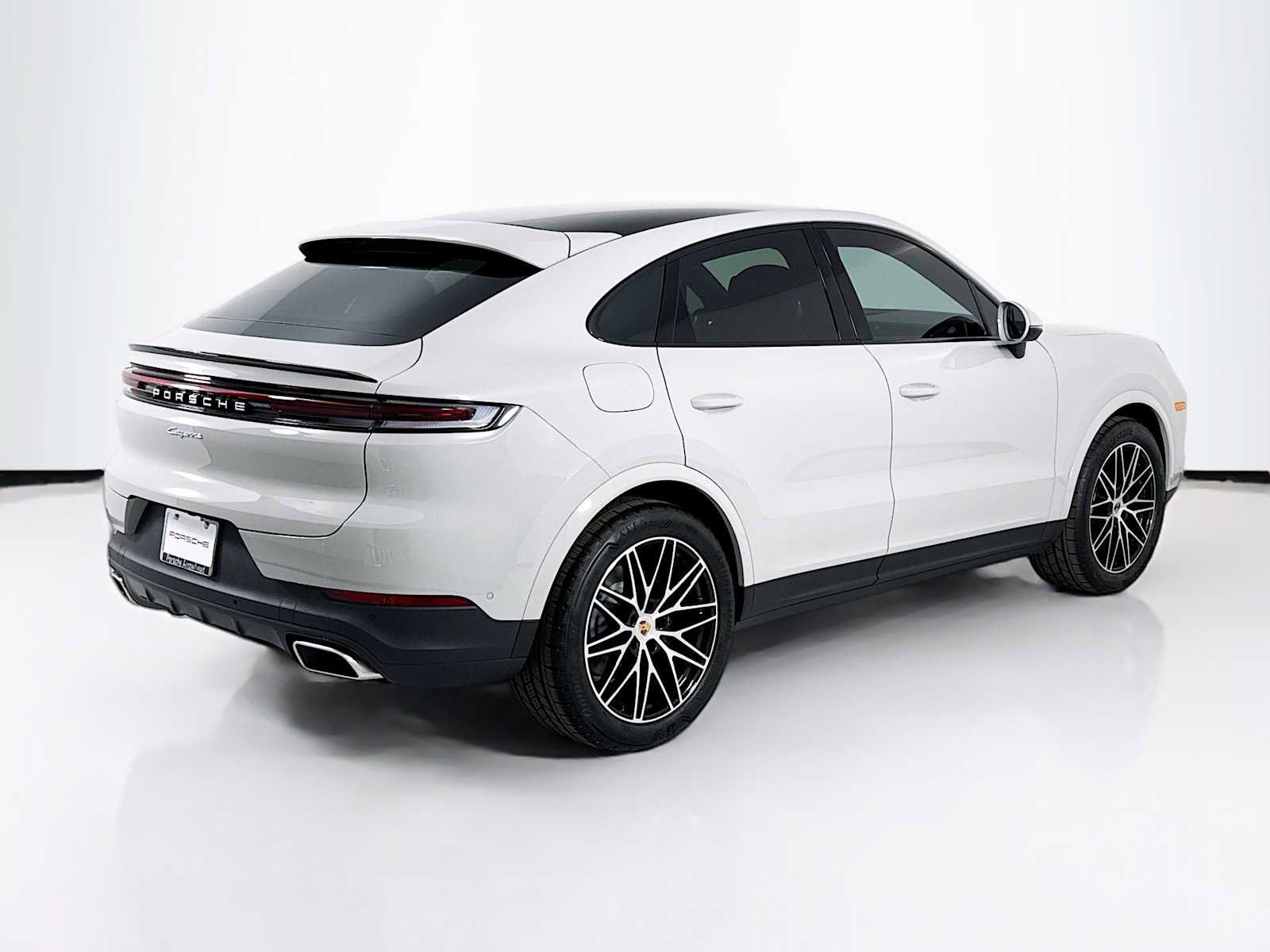 New 2025 Porsche Cayenne image 9