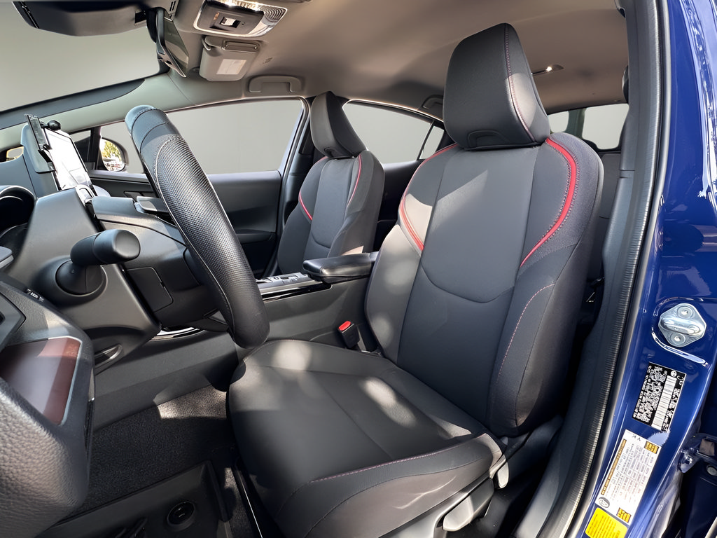 Used 2026 Toyota Prius Plug-In Hybrid FWD image 6