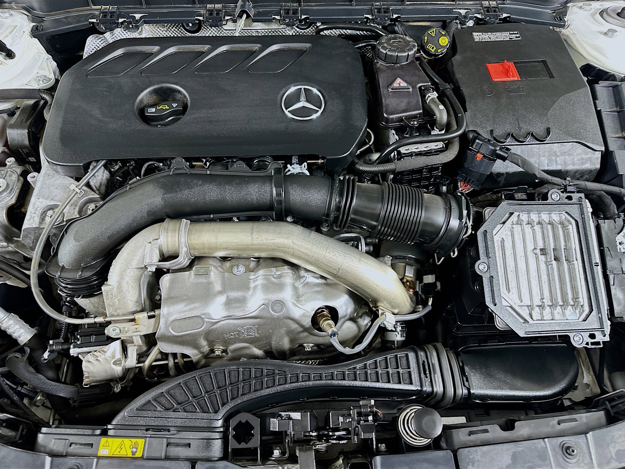 Used 2025 Mercedes-Benz GLB 250 4MATIC image 32