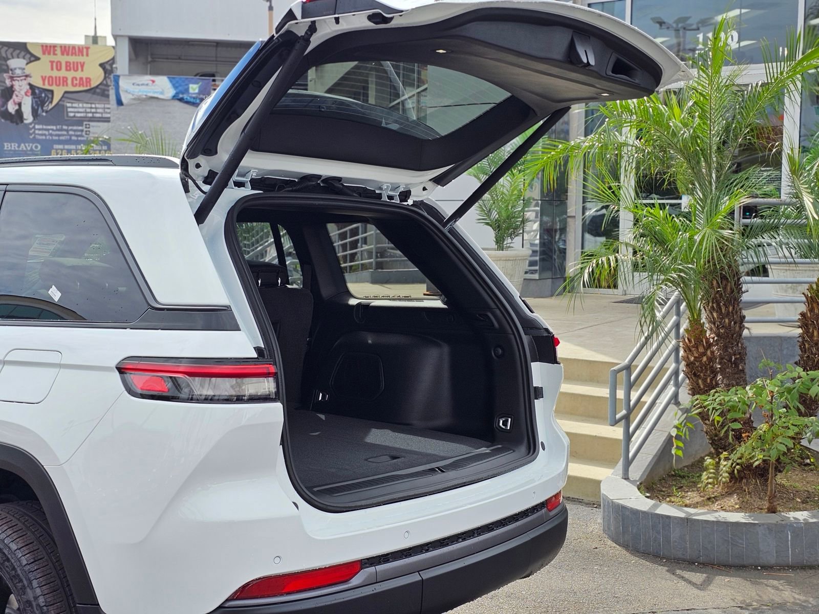 New 2026 Jeep Grand Cherokee Limited image 8