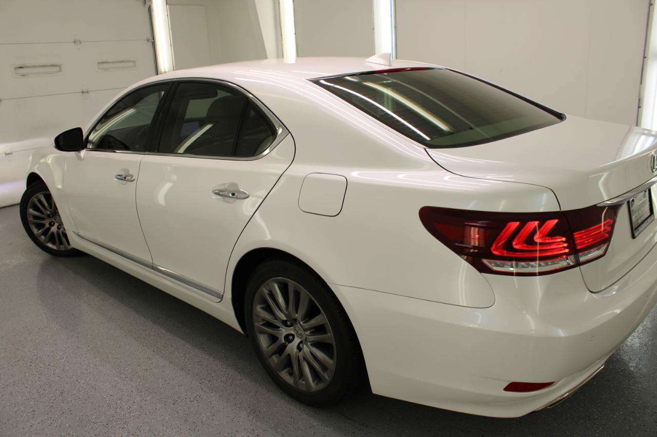 Used 2016 Lexus LS 460 w/ Comfort Package RWD image 17