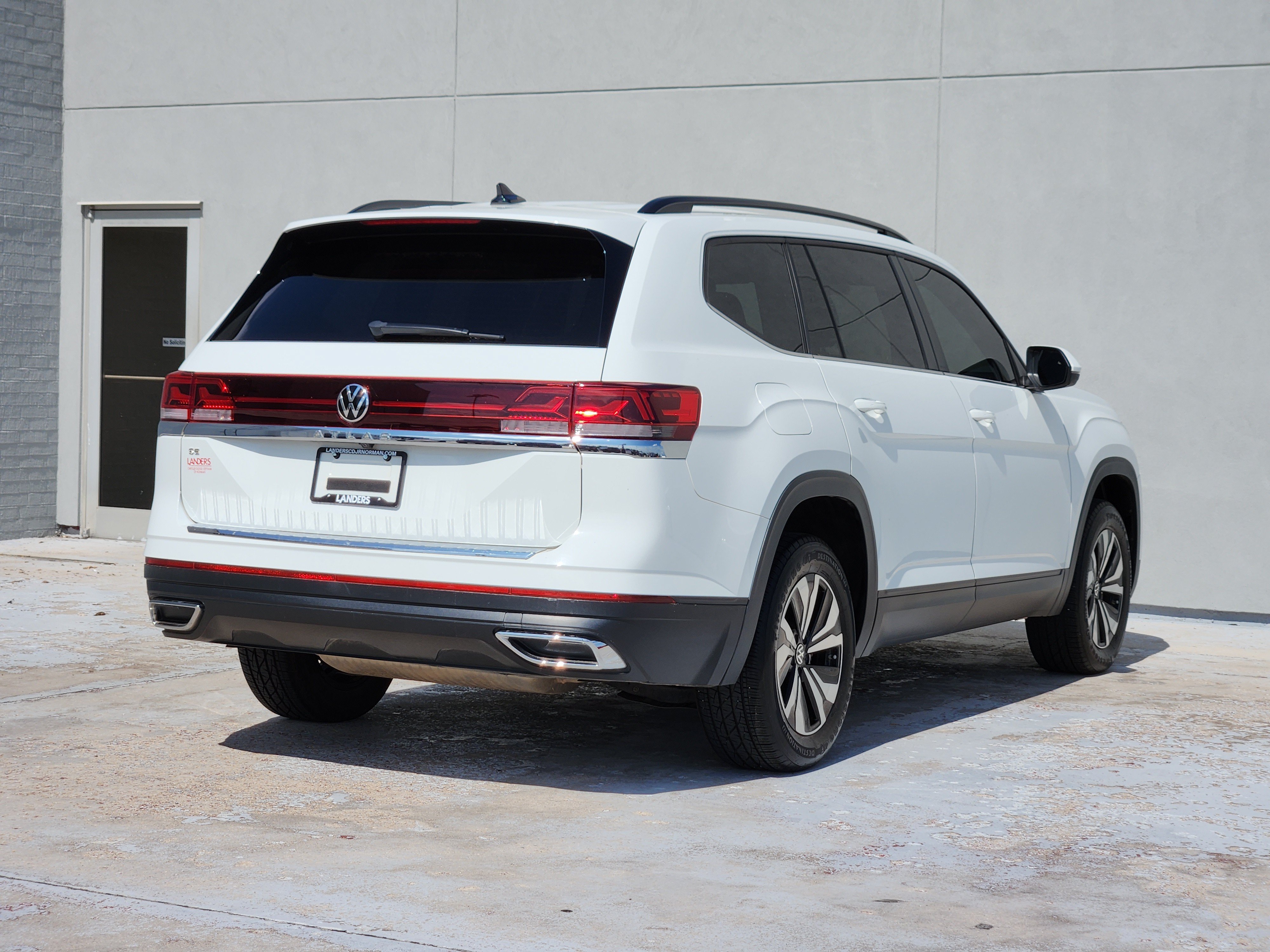 Used 2024 Volkswagen Atlas SE FWD image 8