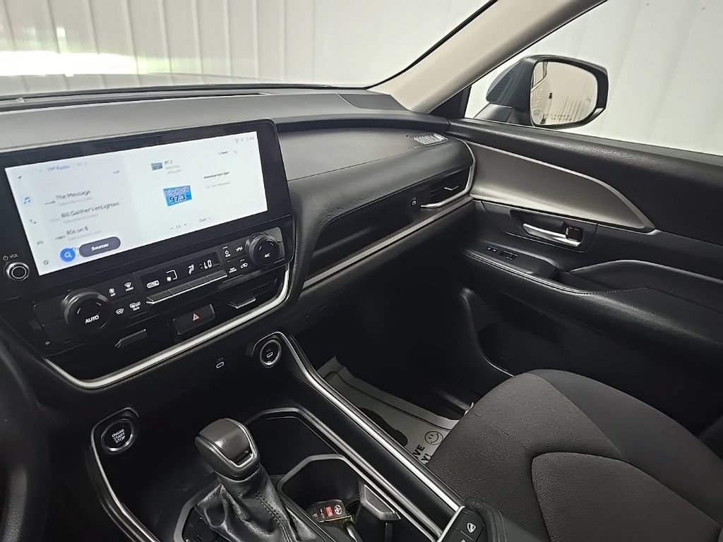 Used 2025 Toyota Grand Highlander AWD image 27