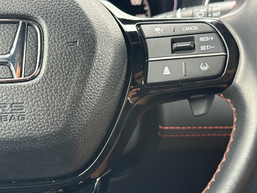 Used 2025 Honda Pilot Sport image 25