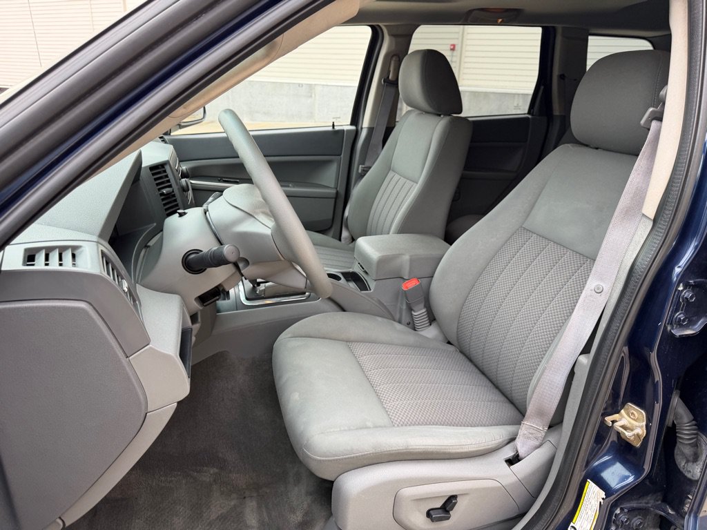 Used 2005 Jeep Grand Cherokee Laredo AWD/4WD image 12