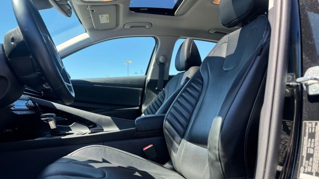 Certified 2023 Hyundai Elantra Limited FWD image 19