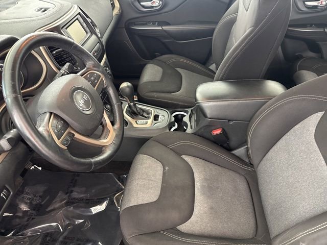 Used 2014 Jeep Cherokee Sport w/ Cold Weather Group FWD image 22