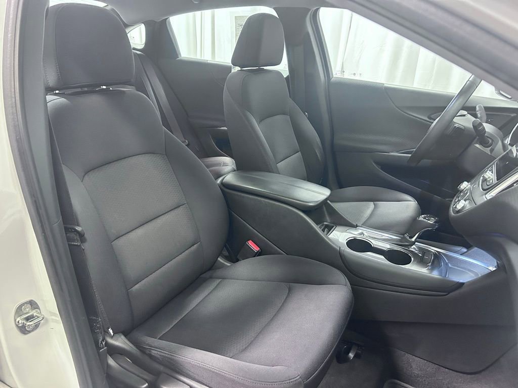 Used 2016 Chevrolet Malibu LT image 22