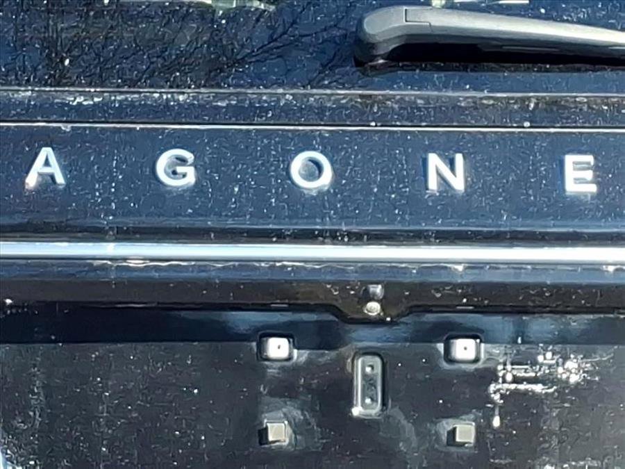 Used 2022 Jeep Wagoneer Series III w/ Premium Group I image 7