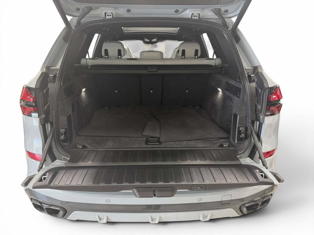 Used 2026 BMW X5 M60i AWD/4WD image 11