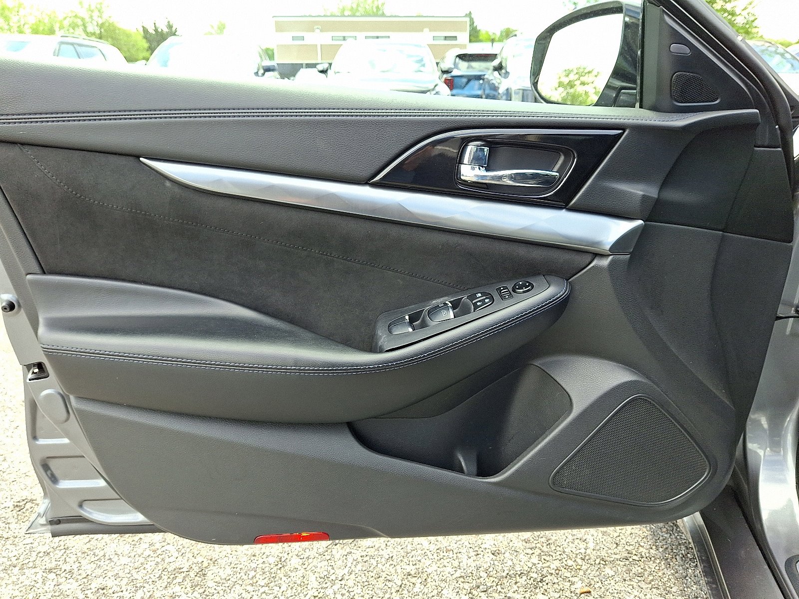 Used 2016 Nissan Maxima SR FWD image 13