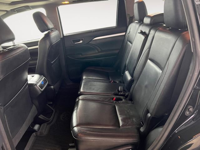 Used 2017 Toyota Highlander XLE w/ Carpet Mat Package image 10