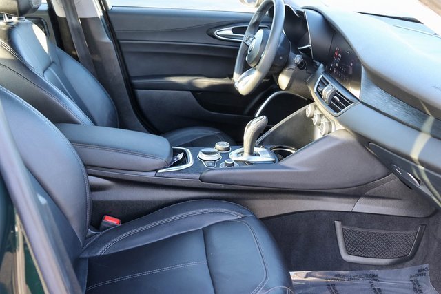 Used 2020 Alfa Romeo Giulia w/ Nero Edizione image 14