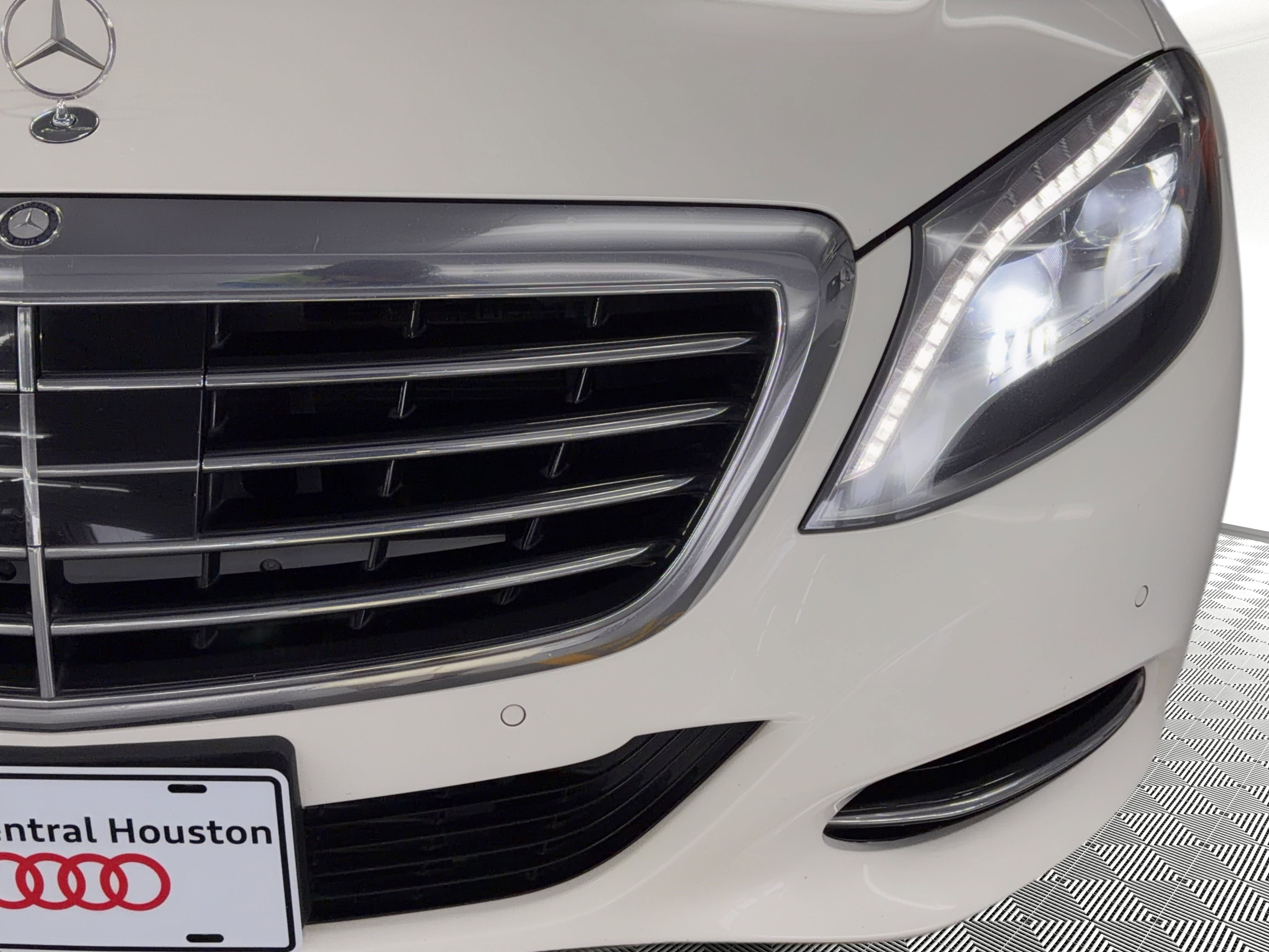 Used 2015 Mercedes-Benz S 550 Sedan image 11