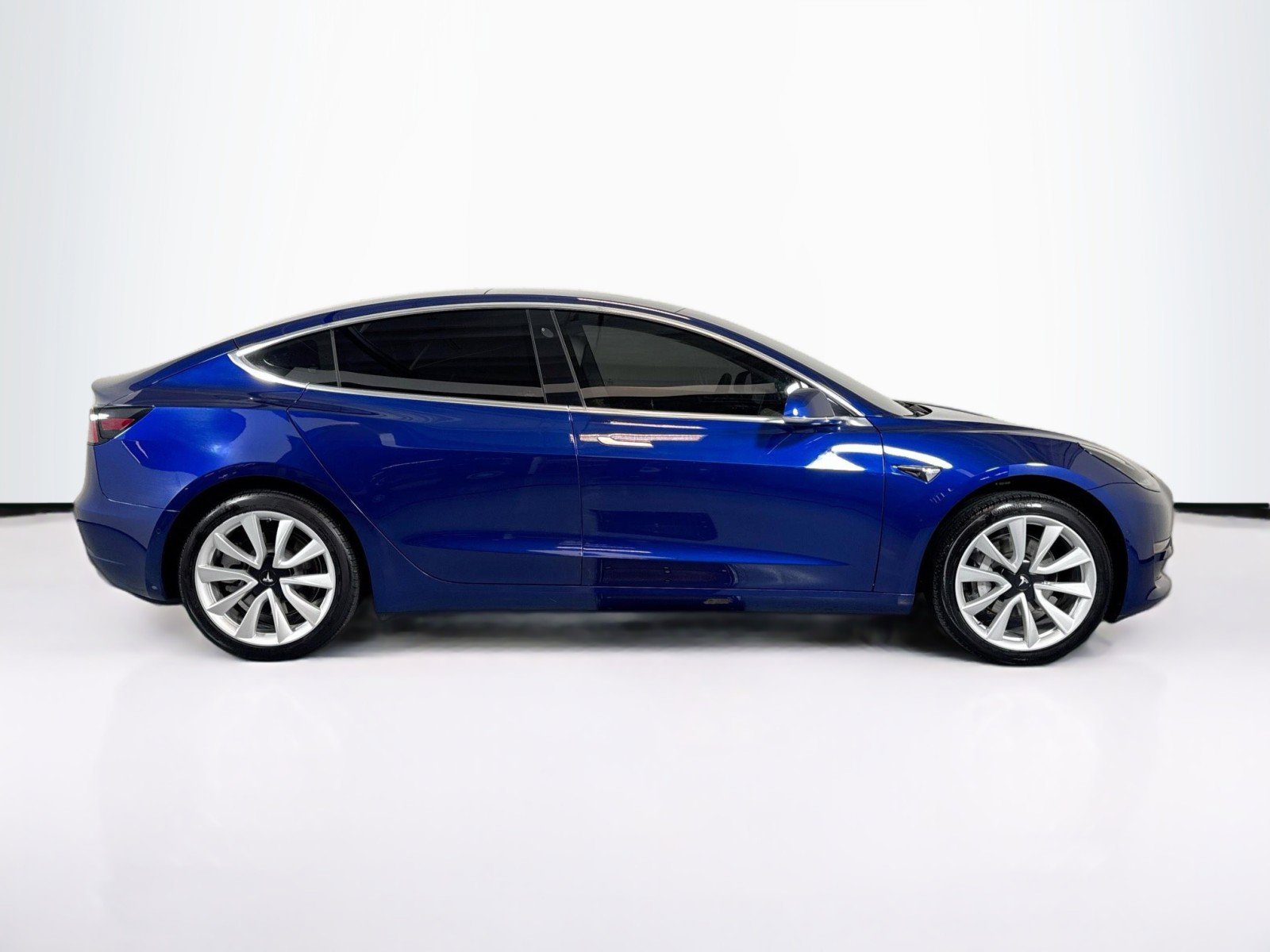 Used 2020 Tesla Model 3 Standard Range image 8