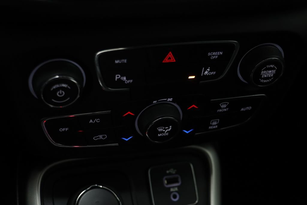 Used 2018 Jeep Compass Latitude w/ Popular Equipment Group image 10