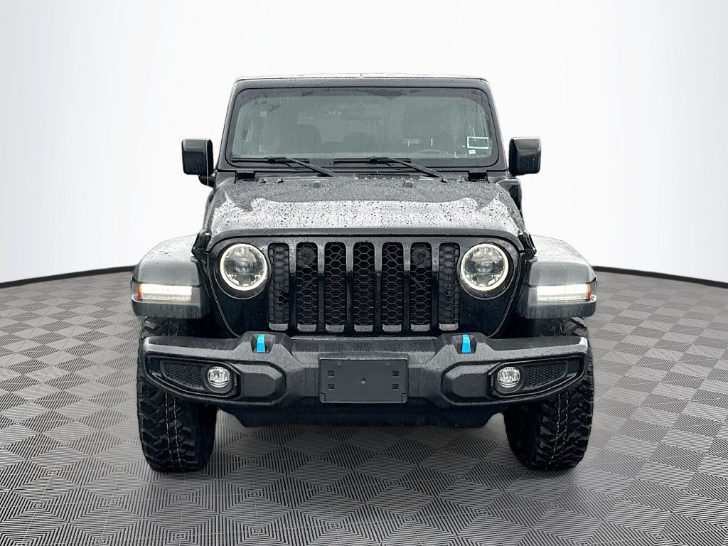 Used 2023 Jeep Wrangler Unlimited w/ Cold Weather Group AWD/4WD image 2