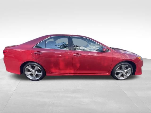 Used 2014 Toyota Camry SE w/ Leather Package FWD image 7