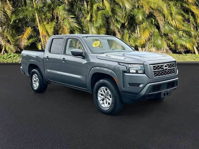 Used 2024 Nissan Frontier SV image 2