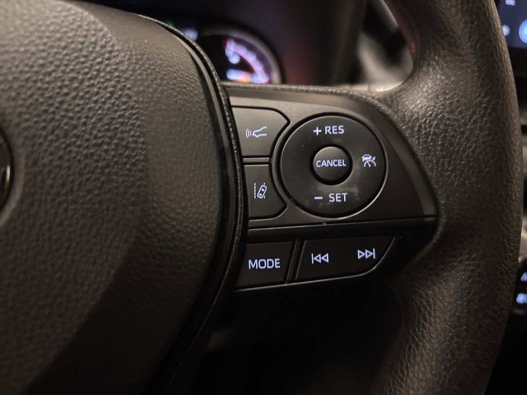 Used 2025 Toyota RAV4 XLE image 18